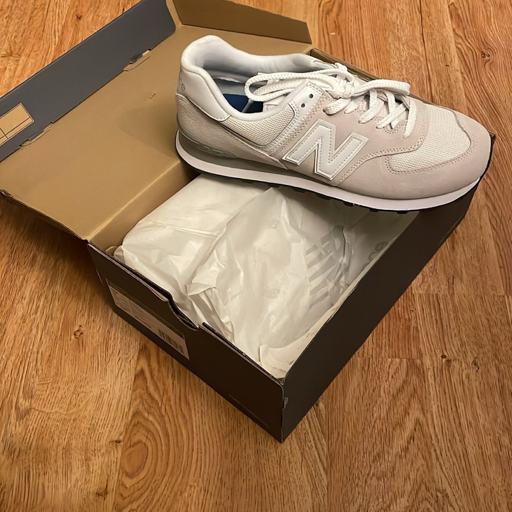 Classic New Balance Men’s 574 Core Sneaker